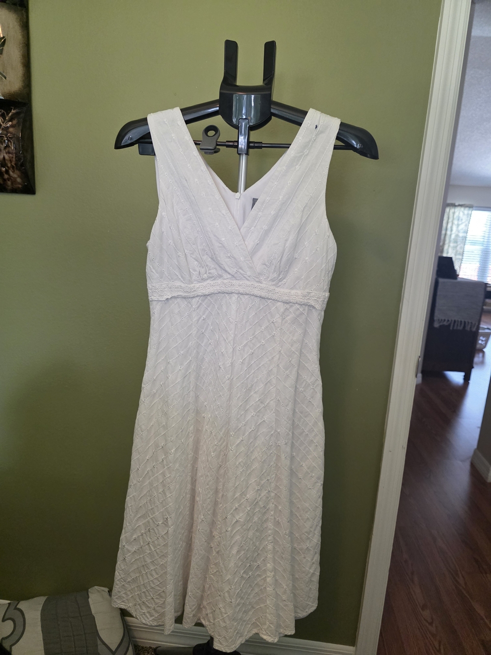 Rabbit Rabbit Rabbit White Sleeveless V-Neck Textured Midi Dress